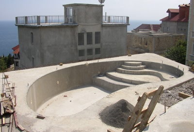 Достоинства бетонных бассейнов